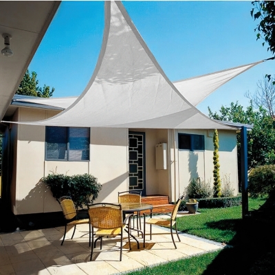 Imagen de Toldo Vela Sombra Jardin Triangular 5x5x5 metros Blanca