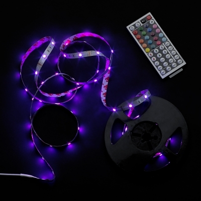 Imagen de Tira Led Multicolor Rgb Con Mando Adhesiva Con 150 Leds 36 W 12 V. 850 Lumenes Luz Multicolor IP 20 5 Metros